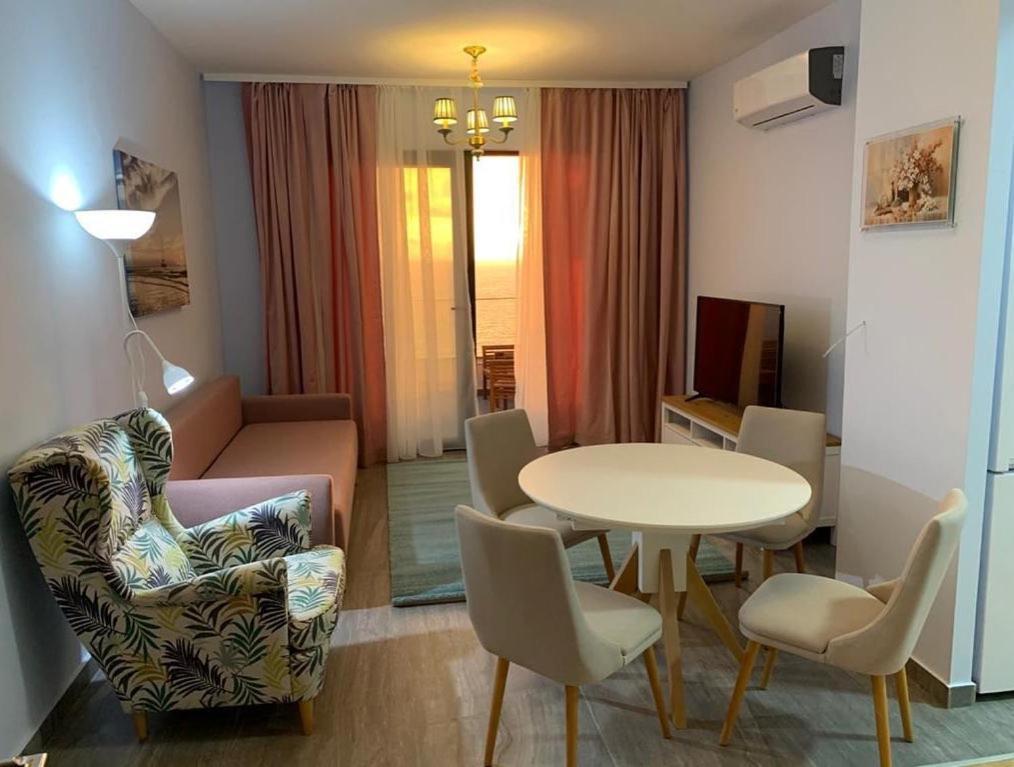 Dollaku Apartments Bar Bagian luar foto